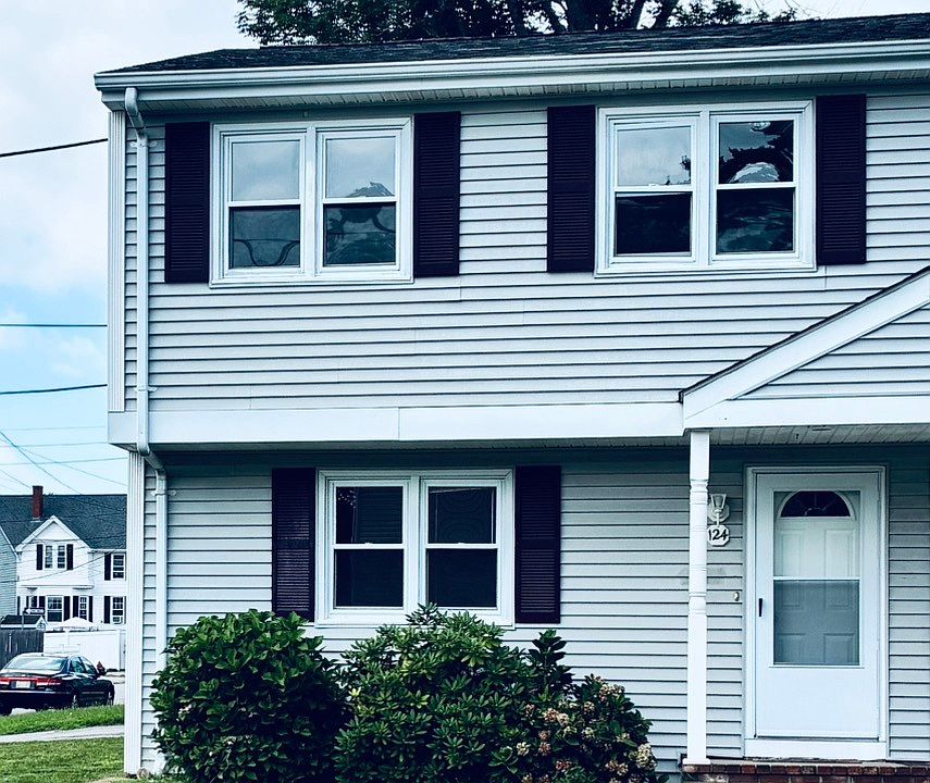 1st image of 124 Stetson St #124