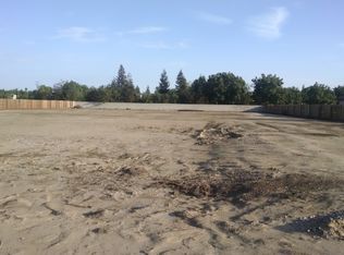 13741 Francisco Dr, Hanford, CA 93230