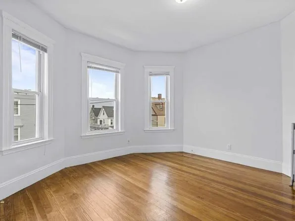 15 Romsey St APT 3, Boston, MA 02125