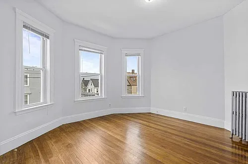 15 Romsey St #3 Photo 1