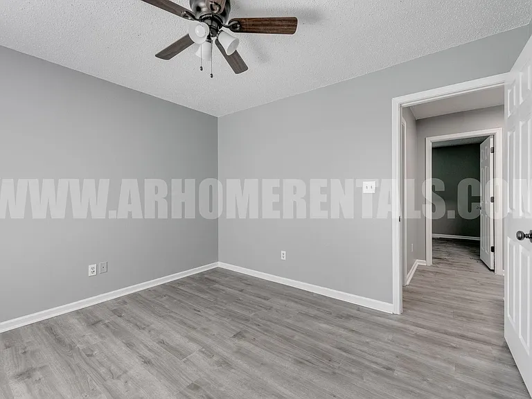 2405 Washington Ave — Photo 9