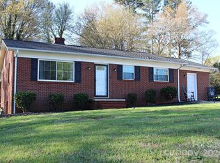 3115 6th Ave SW, Hickory, NC 28602