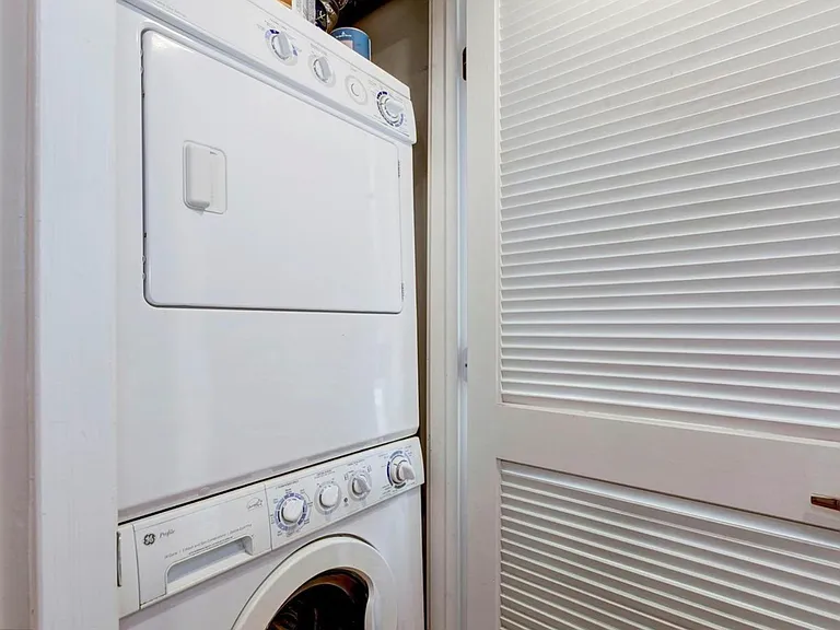 In-Unit Washer and Dryer
