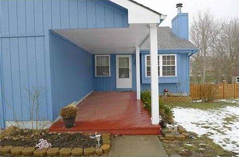 4th image of 1834 Gates Dr W