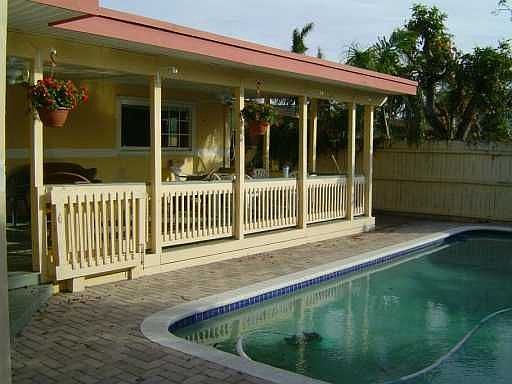 Pool/BBQ area