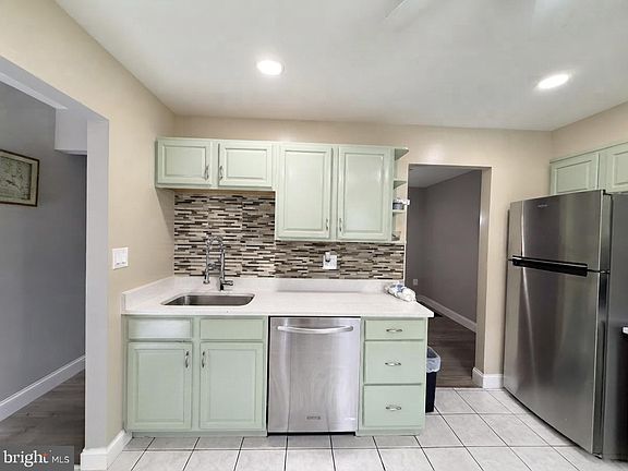 4th image of 258 Green Fern Way