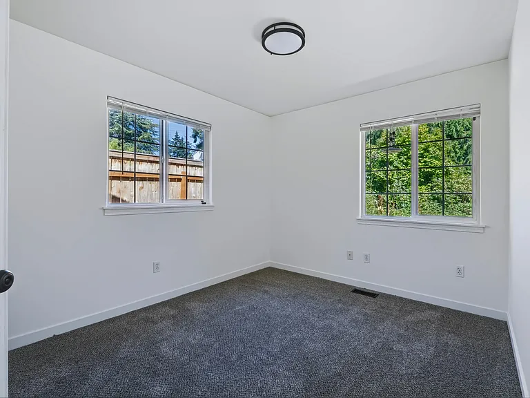 11341 8th Ave NE — Photo 9