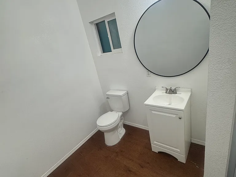 7525 Coors Blvd SW #B — Photo 6