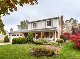 617 Eastlook Dr, Saline, MI 48176