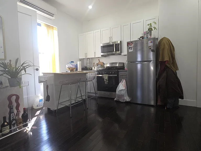 392 Linden St #3B — Photo 3