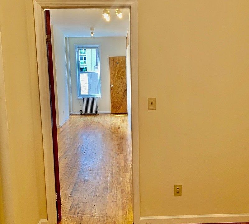 1st image of 440 E 75th St APT 15