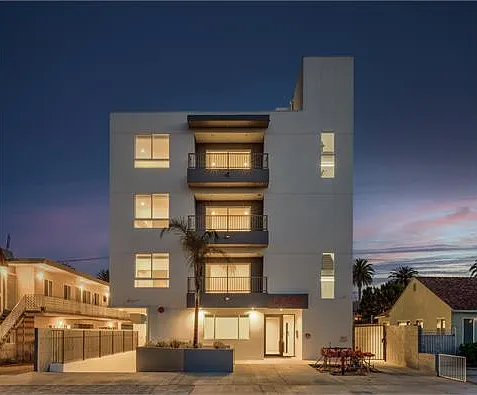 2 bed, $2,499 — Photo 4