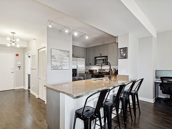 5th image of 451 W Huron St Unit 509