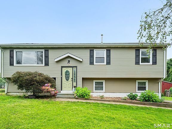 2nd image of 8 Meadow Drive