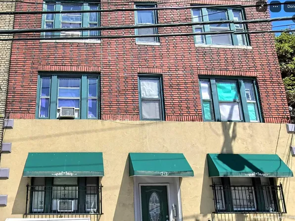 213 Woodward Street image 9 of 9