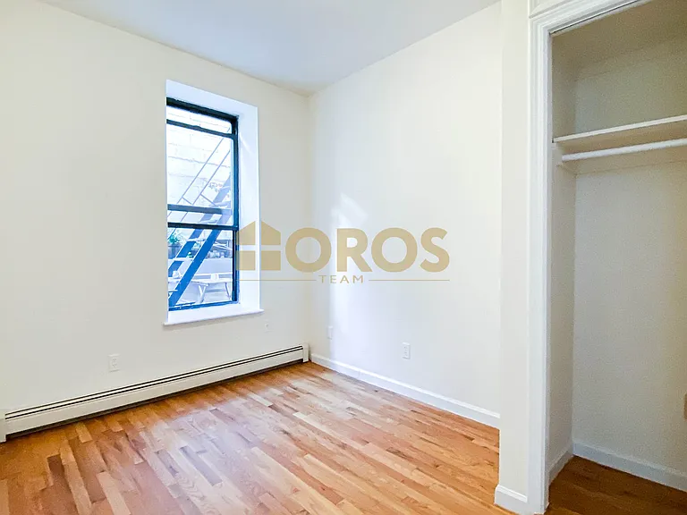 283 E 7th St #2C — Photo 7
