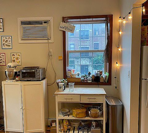 3rd image of 346 Parkside Ave #2