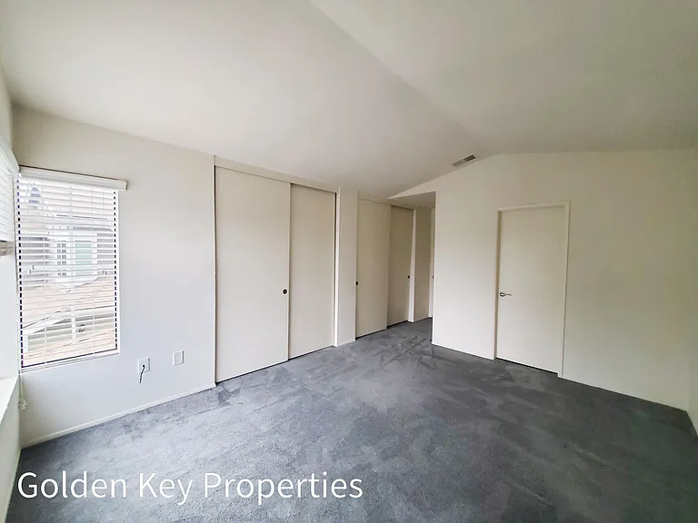 2982 Lexington Cir — Photo 15