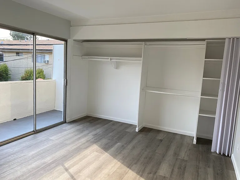 3609 Dunn Dr #4 — Photo 2