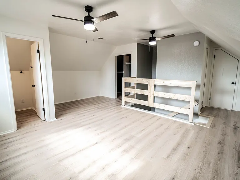 1333 Friars St — Photo 33