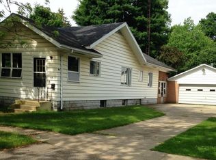 411 N Lagrave St, Paw Paw, MI 49079