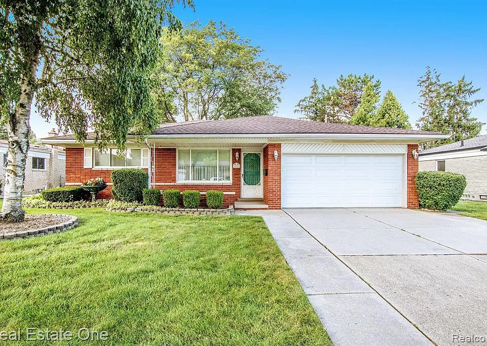 13719 Jenny Dr