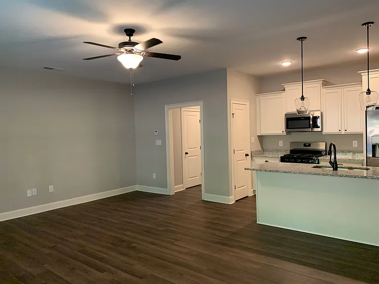 135 Sumner Ct — Photo 13