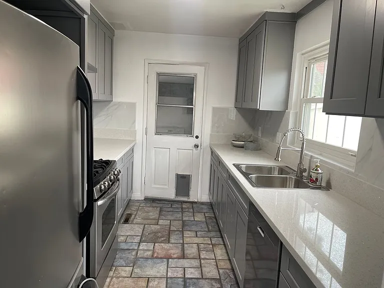 7262 Stanford Ave — Photo 4