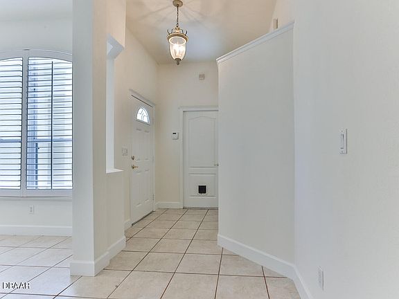 2nd image of 1467 Carlow Cir