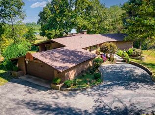 555 E Karel Park Rd, Raleigh, IL 62977