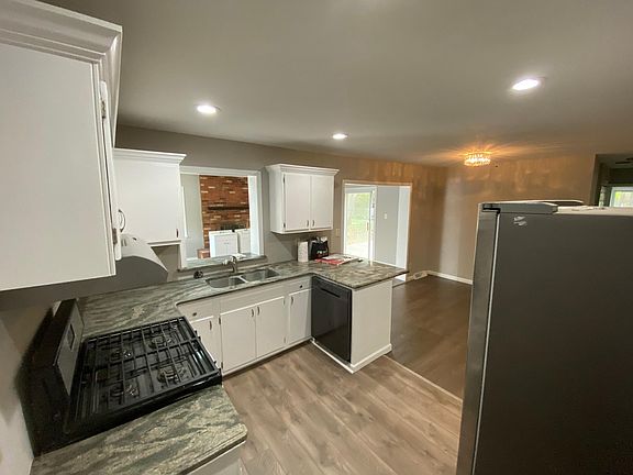 Kitchen & Dinning room