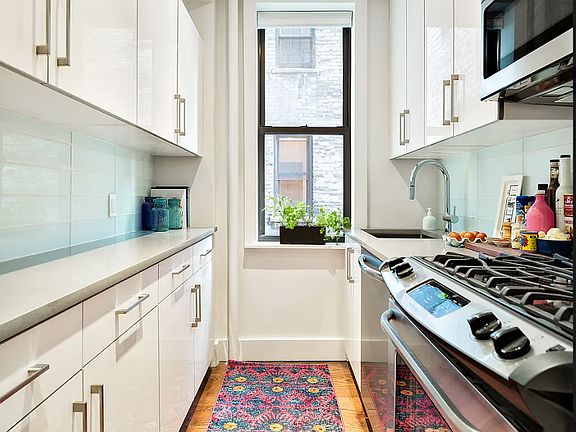 5th image of 245 W 25th St #4N