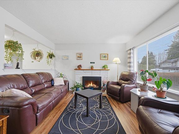 4th image of 11735 Steeves St