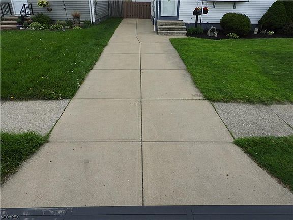 3rd image of 5843 Robert Dr