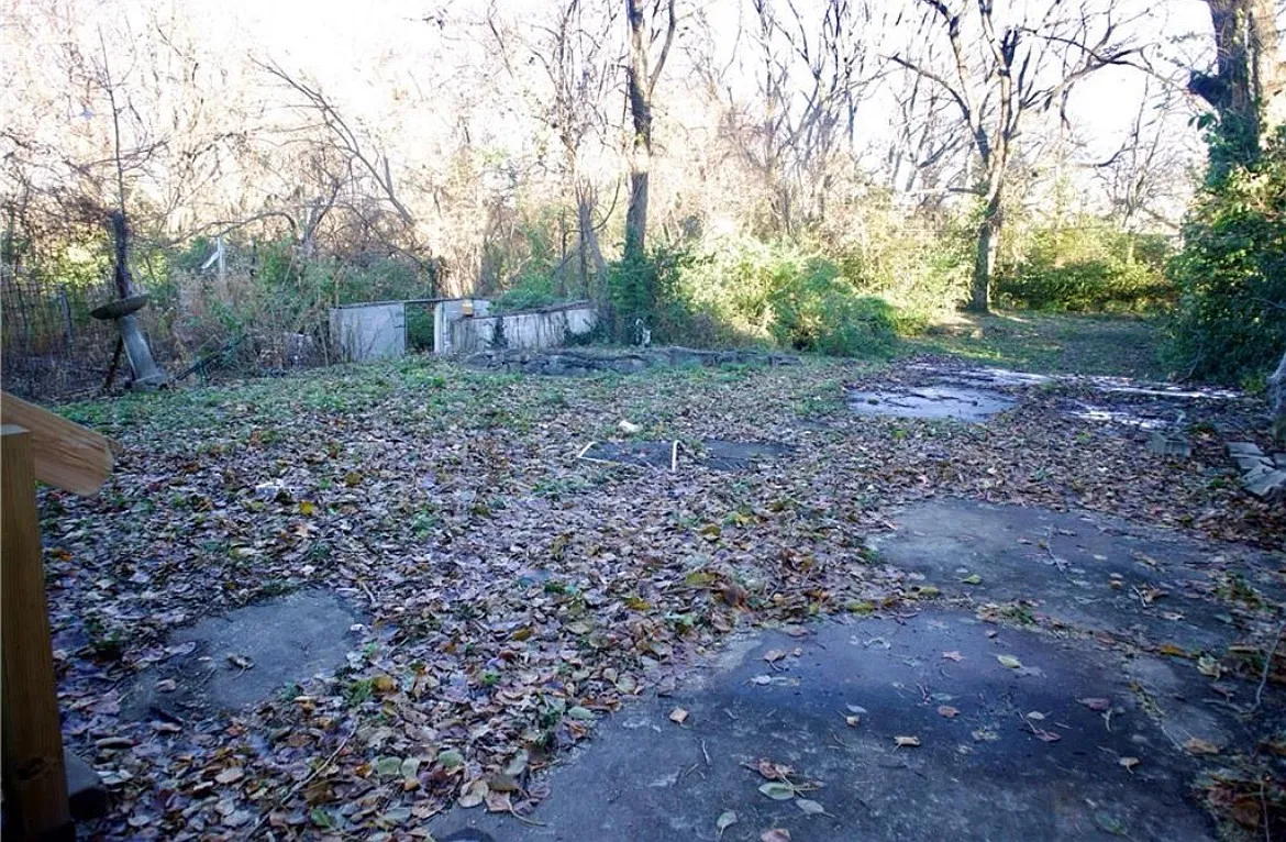 3025 Kensington Ave — Photo 4