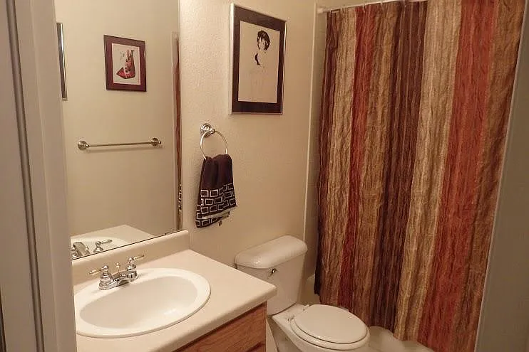 1703 Whitehall Dr #8H — Photo 5