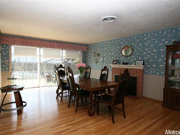 3rd image of 1010 S Crescent Ave