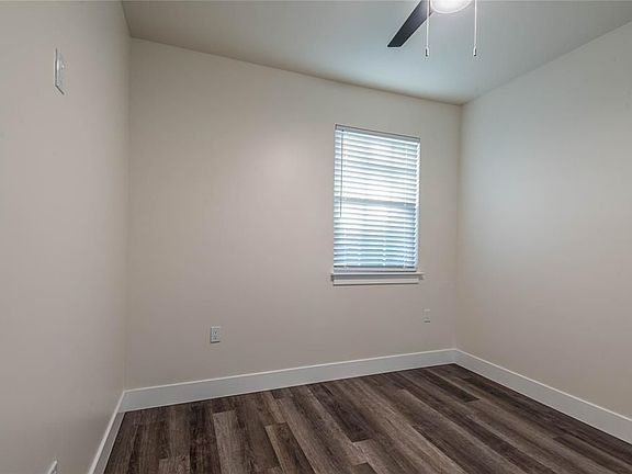 5th image of 6003 De Moss Dr #B