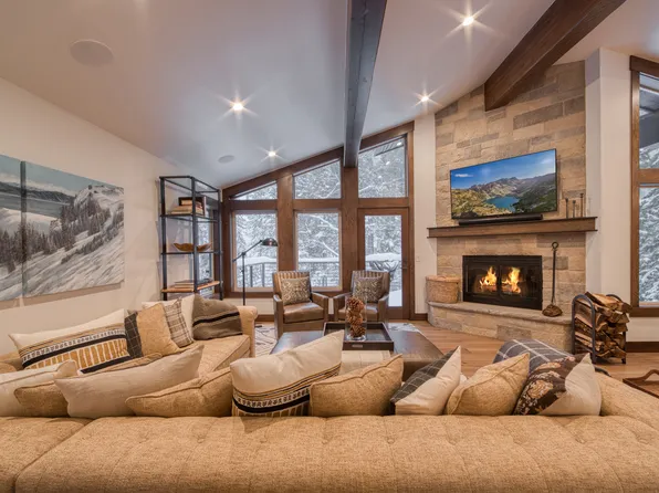 1328 Mineral Springs Trl, Alpine Meadows, CA 96146