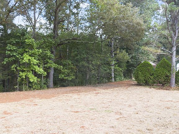4th image of 181 Burgess Dr