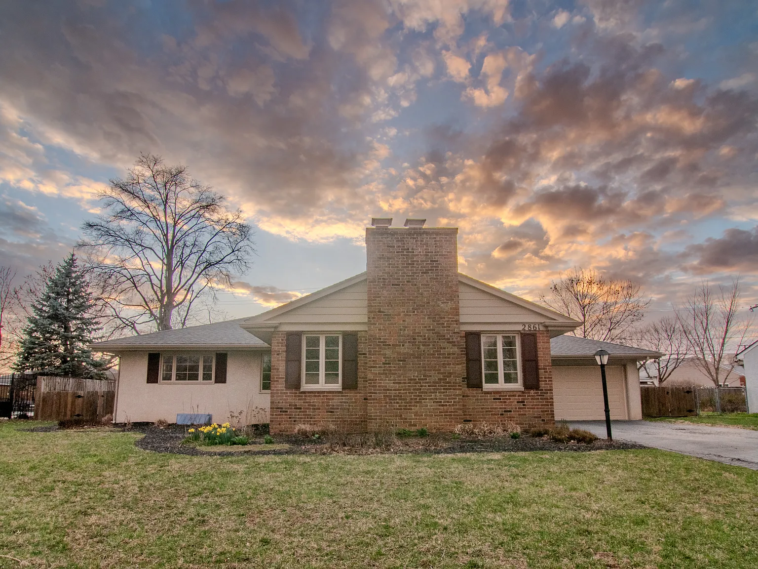 3 bed, 2.5 bath, 1490 sqft, $2,825 — Photo 2