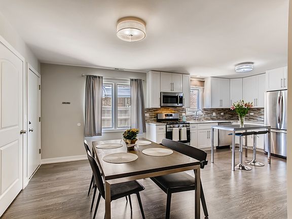 4th image of 5805 W Eddy St APT 1C
