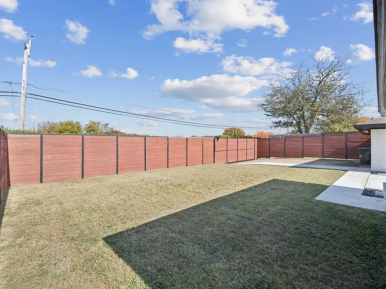 2833 Meadowbrook Dr — Photo 35