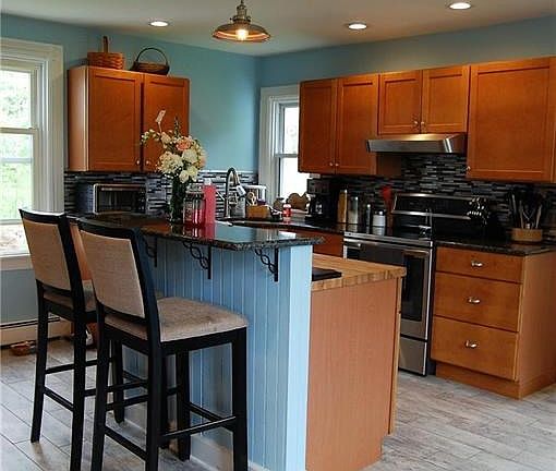 Center Island in Kitchen