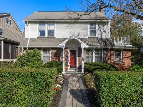 1929 Commonwealth Ave, Newton, MA 02466