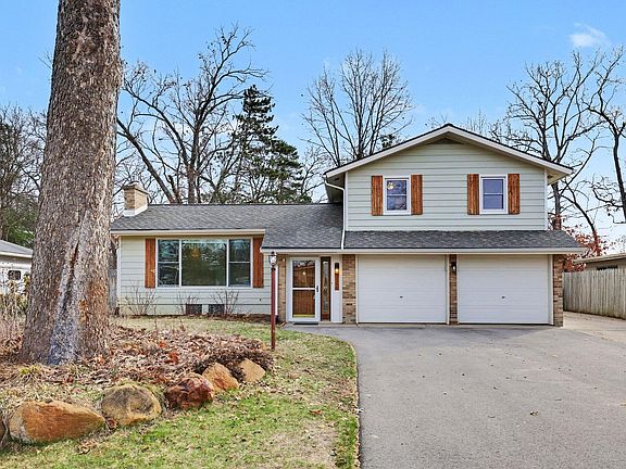 2nd image of 3256 Dorais Dr NE