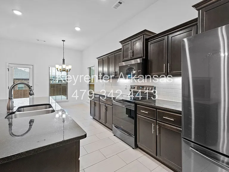 5907 NW Hancock St — Photo 11