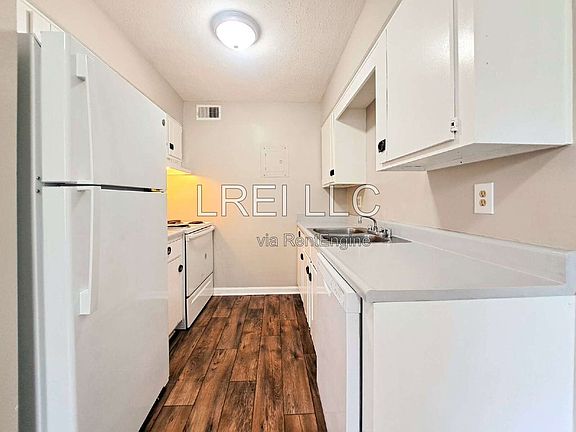 4th image of 3105 Fordhaven Rd APT 6