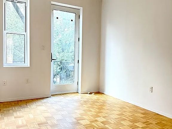 4th image of 29 Ten Eyck St #3