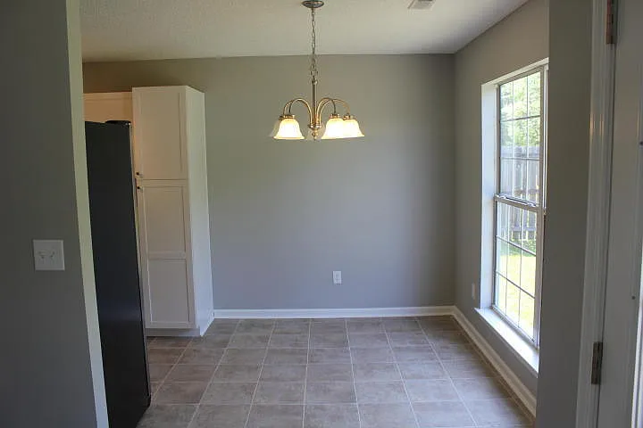 3BD/2BA Ranch in Dorchester II Schools-Available Now — Photo 3
